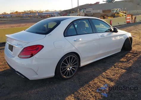 2016 Mercedes-Benz C 300 Sport 4Matic z USA, uszkodzony, nr VIN 55SWF4KB3GU171382